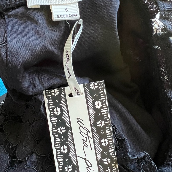 Black Puff Sleeve lace top with lining - Picture 5 of 5